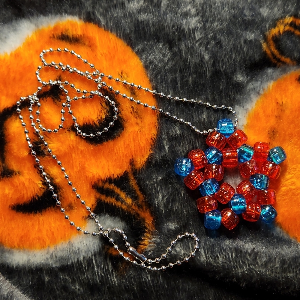 Glitter star necklace